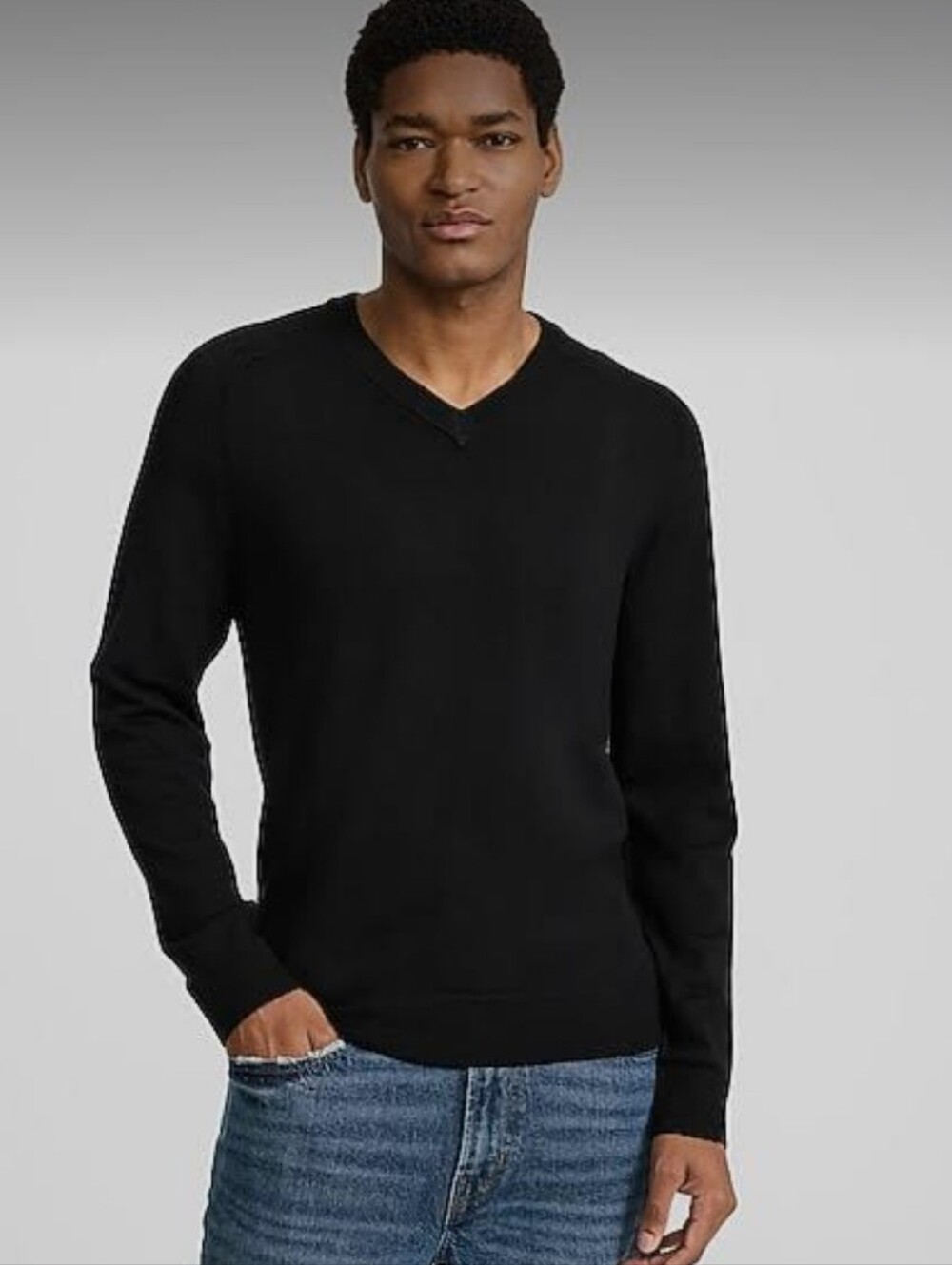 Express Men's Black V-Neck Pullover Sweater 100% Wool.